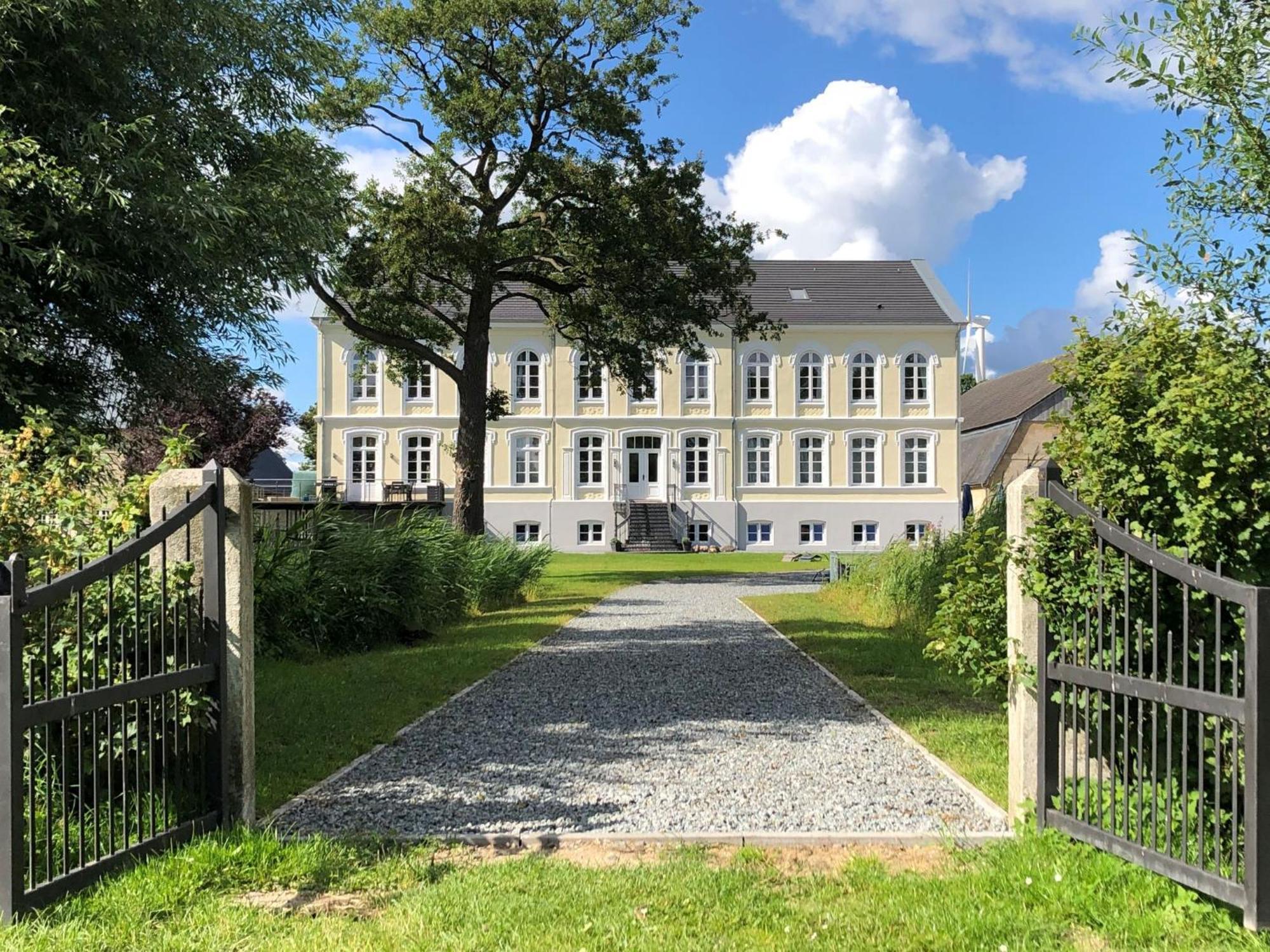 Ferienwohnungen Herrenhaus Gut Oestergaard Steinberg  ภายนอก รูปภาพ